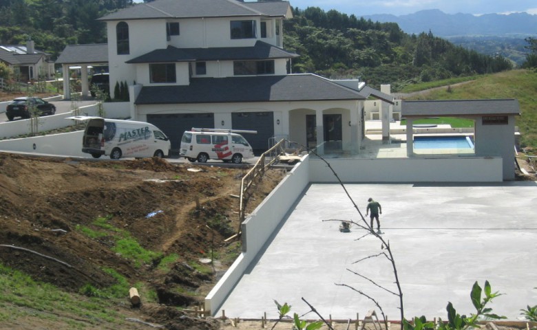 IPMS manages the progress of new dwelling with outdoor swimming pool and tennis court construction